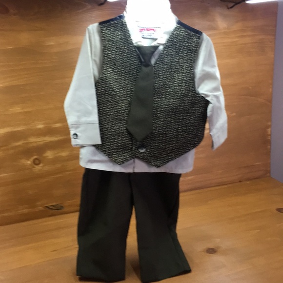 Boys suit set 12 months - Picture 1 of 5